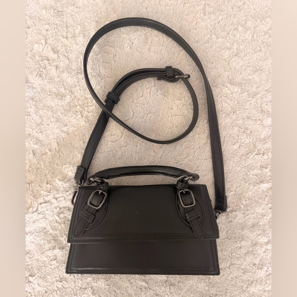 Elegant Black Handbag